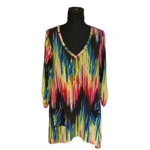 Studio JPR Colorful V-neck Shark Bite Hem Lightweight Tunic Size M